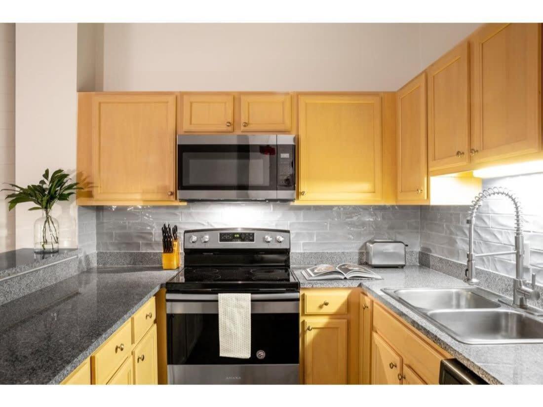 Bold 2br 2ba In The Block By Cozysuites! Apartment Indianapolis