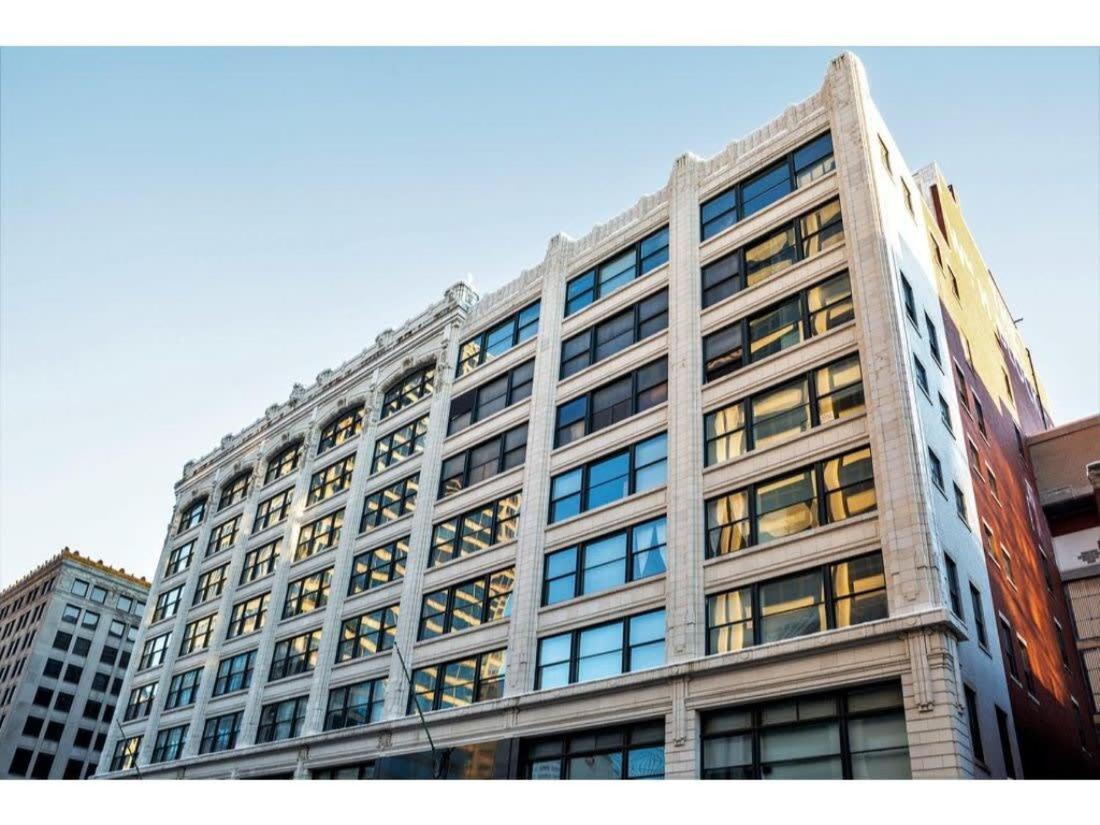 Apartment Bold 2br 2ba In The Block By Cozysuites!
